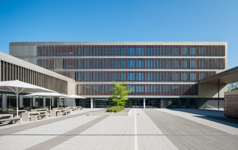 Architekturfotografie der FOS/BOS Unterschleißheim – Innen, Außen & 360° VR-Tour