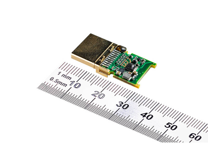 Freisteller Microchip mit Maßstab