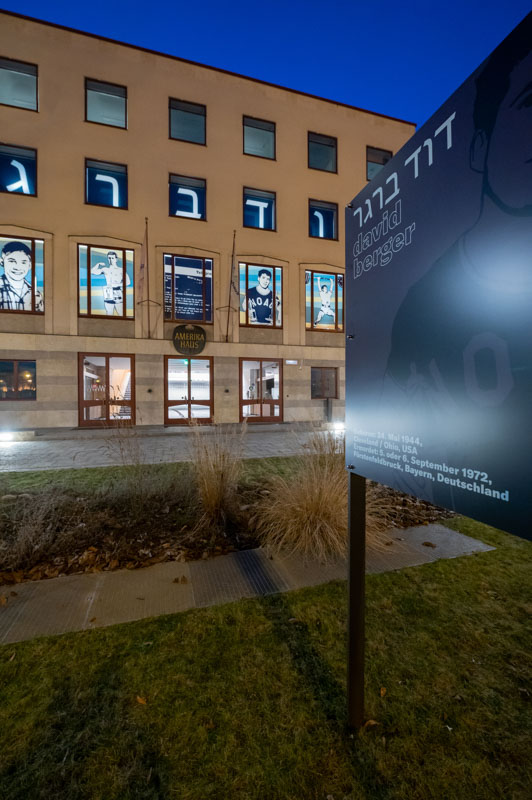 Architekturfotografie Kunstinstallation - Zwölf Monate – Zwölf Namen