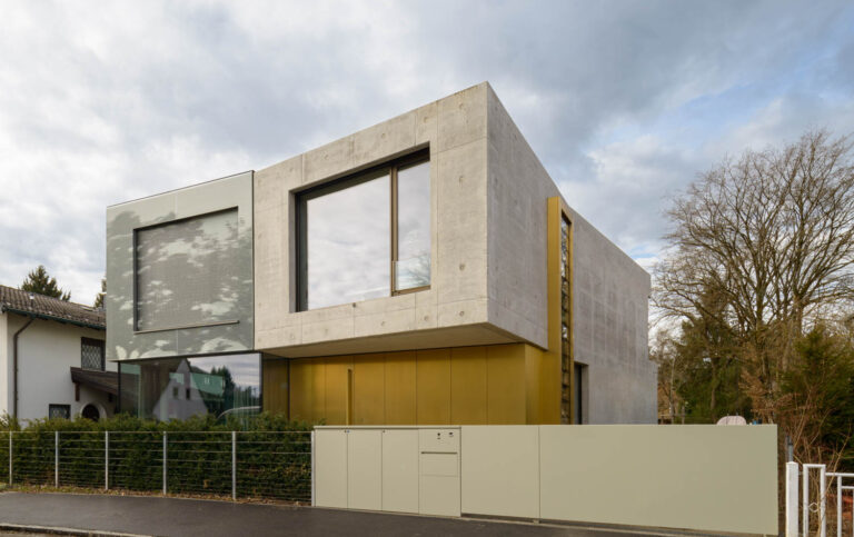 Architekturfotografie für Bichler Türen – Villa in München