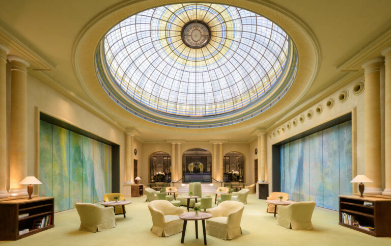 Interiorfotografie des Atriums im Hotel Bayerischer Hof München