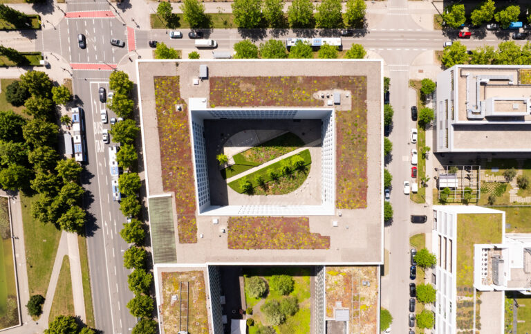 Architekturfotografie und Drohnenaufnahmen für Ampega – TakeOff Riem München